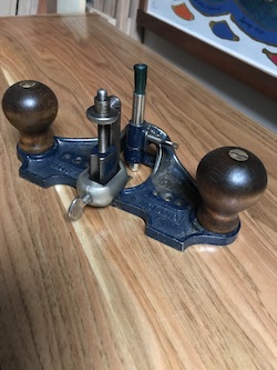 Record Tools router plane - smooth, refinished knob handle and brass screw heads, lightly polished.