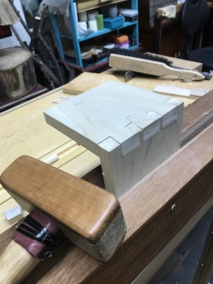 A 3-dovetail sandwich and mallet on a moxon vise completes the dovetail feast.
