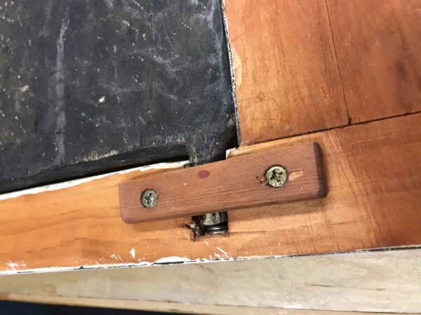 Door hinge adapted to actual use..