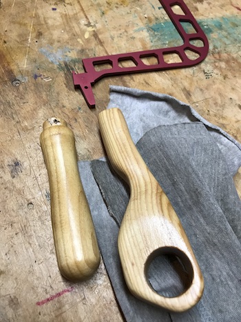 The new fret saw handle compared to the old one.