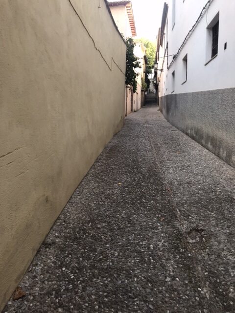 Approaching the monastery albergue in Granada.