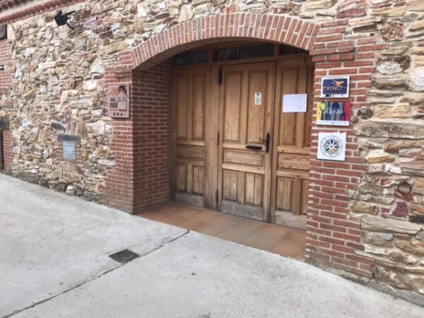 A casa rurales or private albergue San Pedro de Rozados.