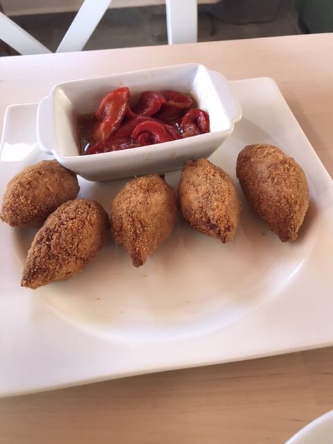 Another coffee-less meal of croquettes and peppers.