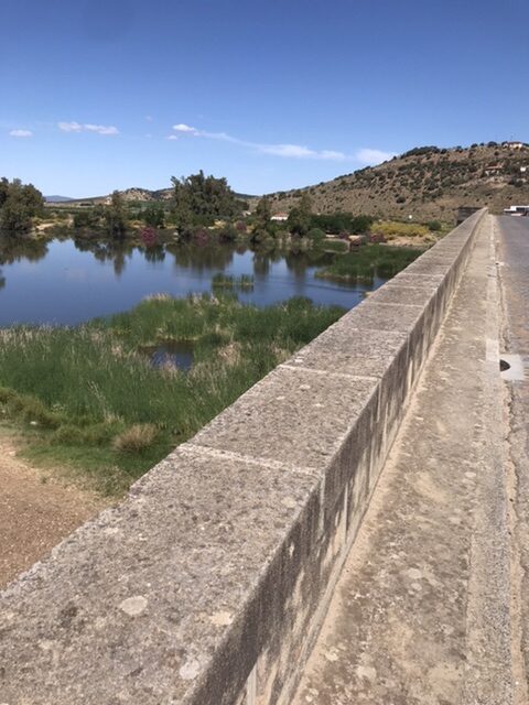 A stone bridge wall aong the Way.