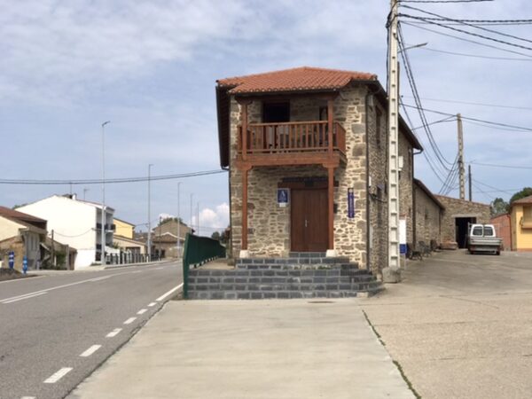 Albergue in Rio del Negro on the camino Sanabres.