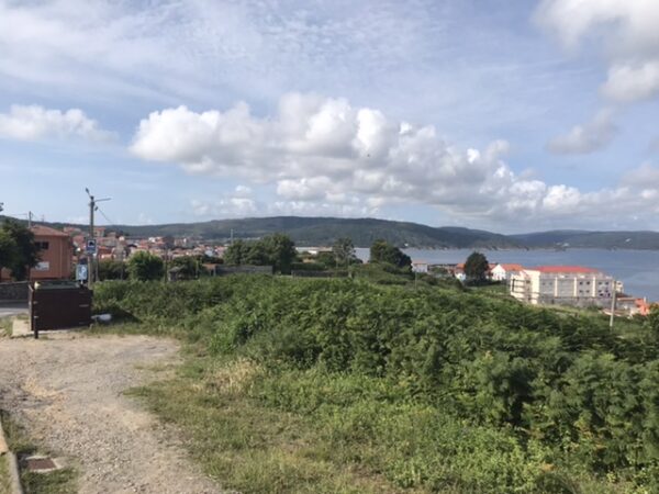 A nice view of the mountains and ocean at Fisterra.