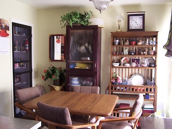 A nicely outfitted kitchen.